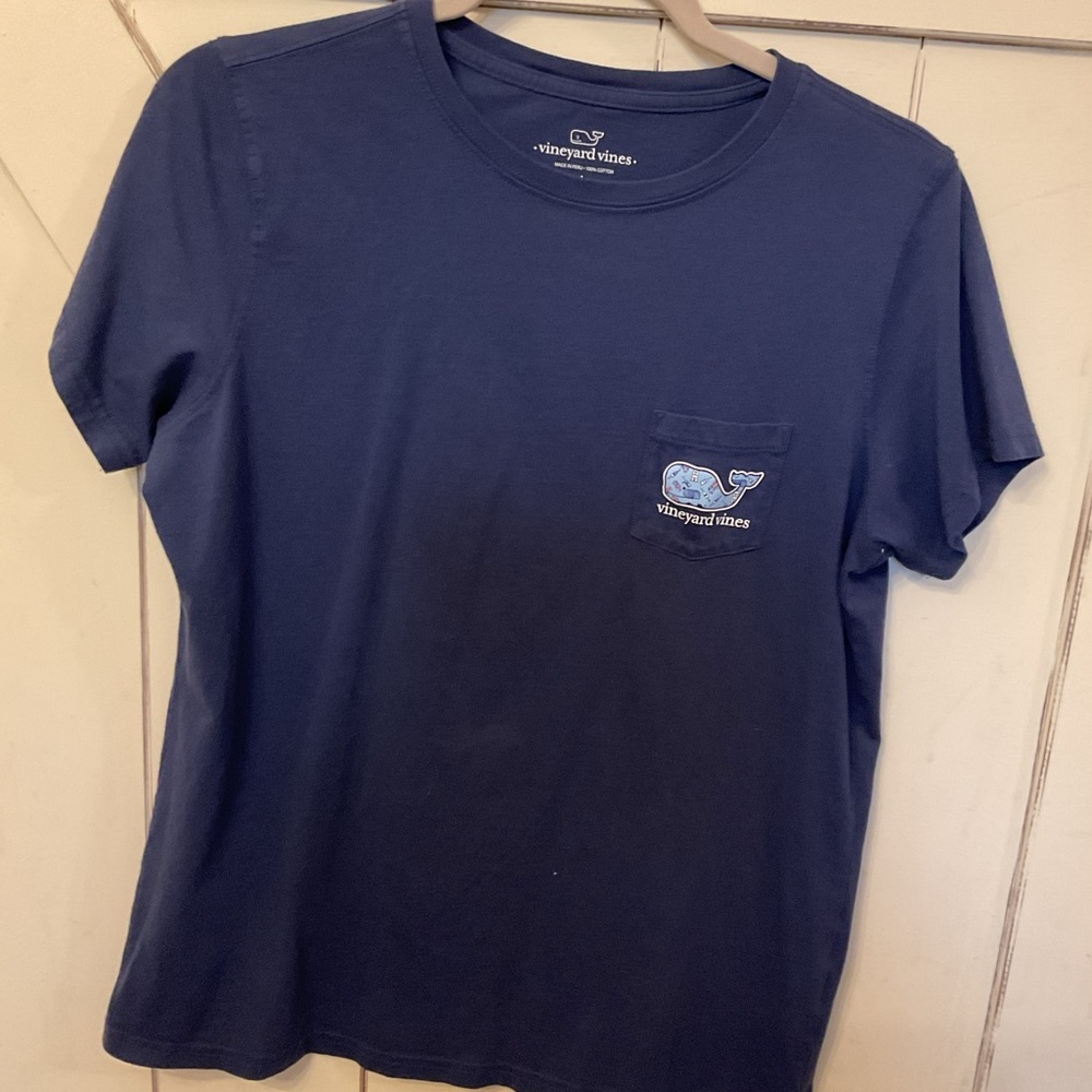 Women’s Vineyard Vines t shirt